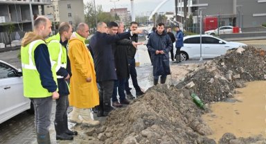 Manisa'da ekipleri yağış mesaisinde