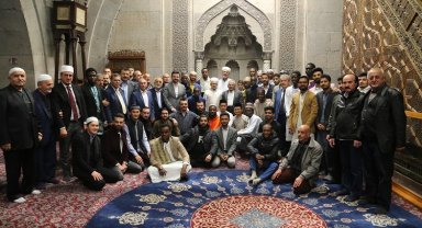 Memduh Büyükkılıç vatandaşla bayramlaştı