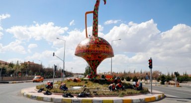 Nevşehir Belediyesi kavşakları yeşillendiriyor