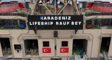 Rauf Bey gençlere kapılarını açtı