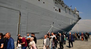 TCG Anadolu'ya ziyaretçi akını