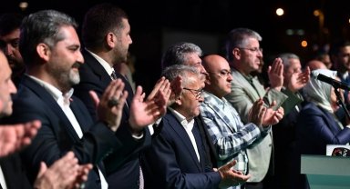 AK Parti Kayseri zaferi coşkuyla kutladı