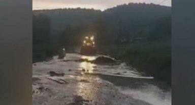 Bilecik Pazaryeri'nde taşan derelerde temizlik sürüyor