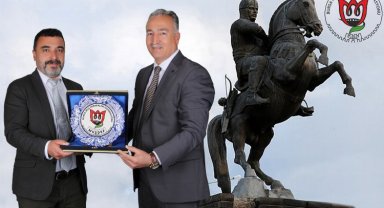 Bursa MUŞDEF'in bayrağı Zengi'de