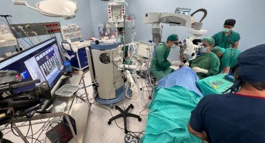 Göz hekimleri canlı yayında ameliyat yapacak