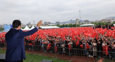 İmamoğlu 'Demokrasi Neferleri' ile buluştu