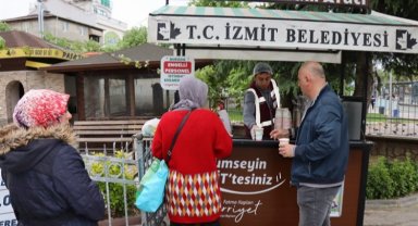 İzmitliler sıcak çorba ikramından çok memnun