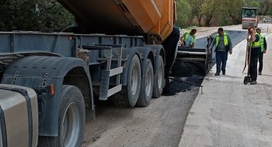 Kayseri Akkışla'da sıcak asfalt çalışması