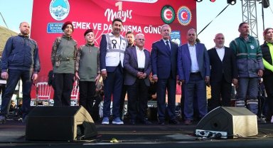 Kayseri protokolü konserde halkla buluştu