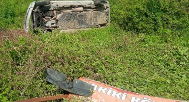 Kontrolden çıkan araçtan yara almadan kurtuldu