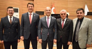 Mahmut Arıkan mazbatasını aldı