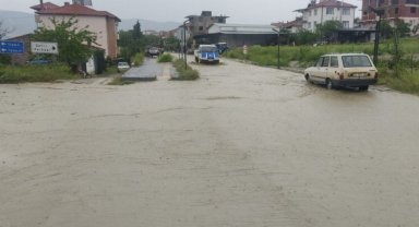Manisa Selendi'de sağanak yağışa yoğun mesai