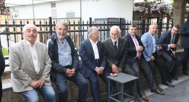 Memduh Büyükkılıç esnafla buluştu