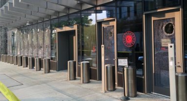 New York Başkonsolosluğu'na saldırı!