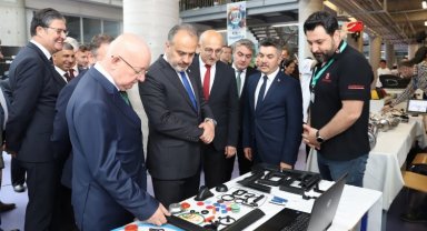Otomotiv öğrencileri Bursa'da teknolojinin peşinde