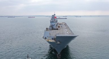 TCG Anadolu İzmir yolunda