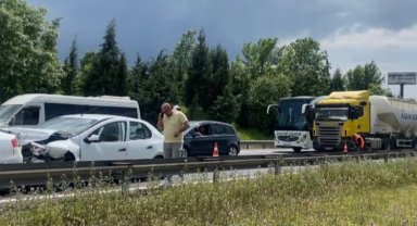 Zincirleme kaza Anadolu Otoyolu'nu kilitledi!