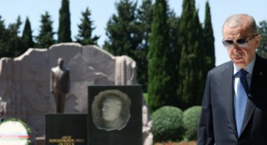 Aliyev'in kabriyle şehitliklere Erdoğan'dan ziyaret