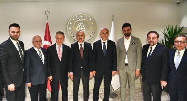Bakan Uraloğlu DEİK'i kabul etti
