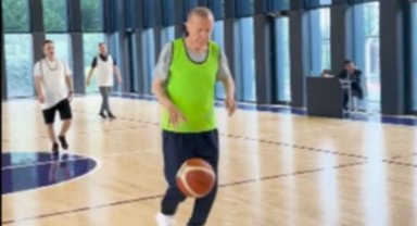 Cumhurbaşkanı Erdoğan basketbol maçı yaptı