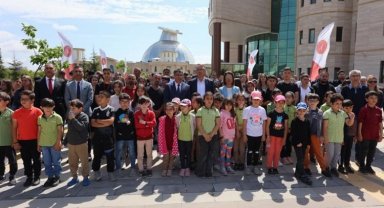 Depremde hayatını kaybeden NEVÜ'lüler için fidan dikildi