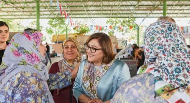 Fatma Şahin'den kurban kesim alanlarına ziyaret