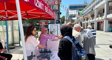 İzmit Belediyesi'nden vatandaşlara etli pilav