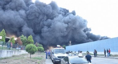 Manisa OSB'deki yangına müdahale sürüyor