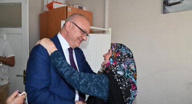 Manisa protokolünden huzurevi ziyareti