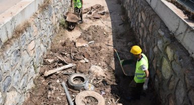 Manisa'da dere yatağından çıkan atıklar pes dedirtti!