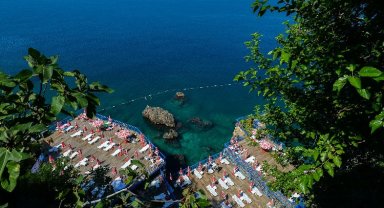 Muratpaşa'nın mavi bayraklı plajları bayramın ilk günü kapalı