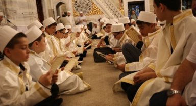 15 Temmuz şehitleri için camide buluştular