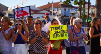 Akbelen kıyımına karşı Ayvalık'ta 'zincirli' eylem