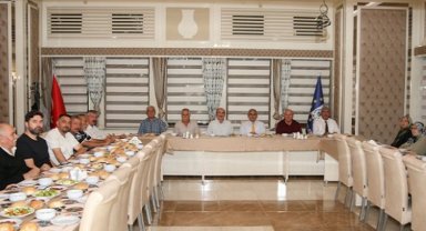 Alim Işık vatandaşla Muharrem orucunu açtı