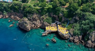 Bayramda falez plajlarına büyük ilgi