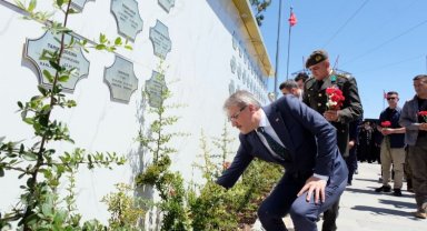 Bingöl'de şehitler kabirleri başında anıldı