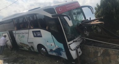 Bursalıların otobüsü kültür turu dönüşünde kaza yaptı: 1 ölü, 8 yaralı