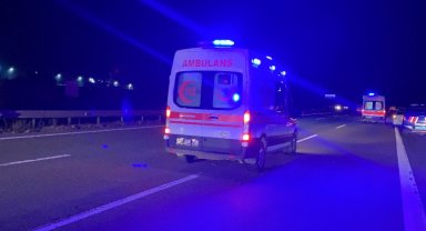 Emniyet şeridindeki araca tır çarptı