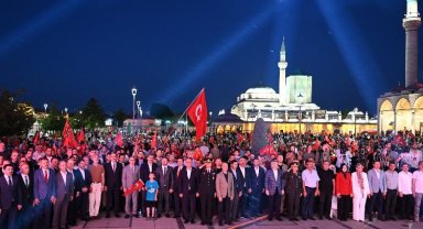 Konyalılar Mevlana Meydanı'nda toplandı