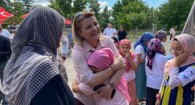 Kur'an kursiyeri çocuklardan Başkan Hürriyet'e büyük sevgi