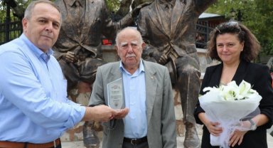 Bursa Gemlik'te en kıdemli zeytin üreticisi unutulmadı