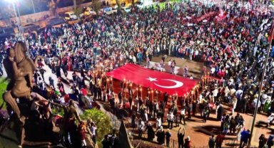 Bursa İnegöl'de coşku caddelere sığmadı