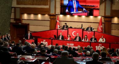 İstanbul Meclisi'nde 'olağanüstü' tarihi toplantı