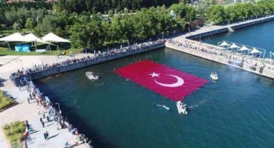 Kocaeli'de 100 dalgıç su altında bayrak açacak