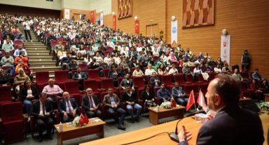 Prof. Dr. Tufan Gündüz'den KAYÜ'de konferans