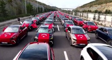 Togg kullanıcılarından 100. yıl konvoyu