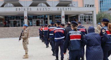 Yasa dışı yollarla Yunanistan'a kaçamadılar!