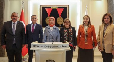 Bakan Göktaş'tan Başkan Şahin'e nezaket