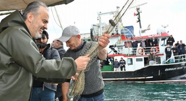Bursa Büyükşehir'den balıkçılara tulum ve çizme