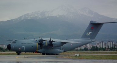 Gazze için 11 uçakla insani yardım malzemesi taşındı